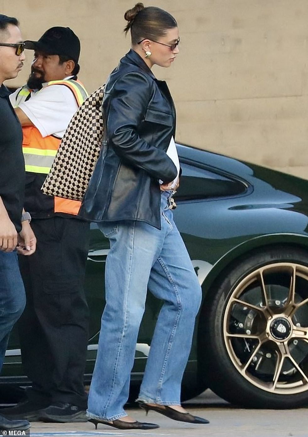 Fëmija i Hailey Bieber është shfaqur plotësisht ndërsa ishte në Nobu Malibu të hënën