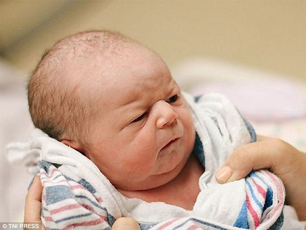 Fëmijët e vegjël duken sikur te rritur ne moshe te mesme foto 7