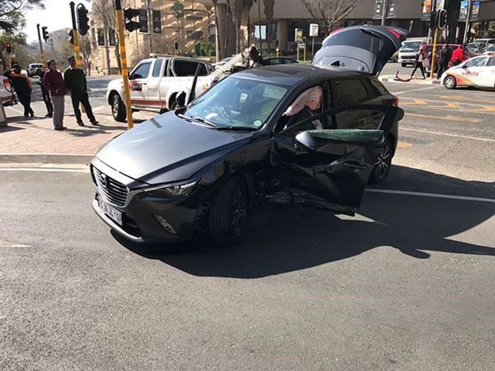 Ferrari 488 dëmtohet rëndë pas përplasjes me Mazda CX3 foto 5