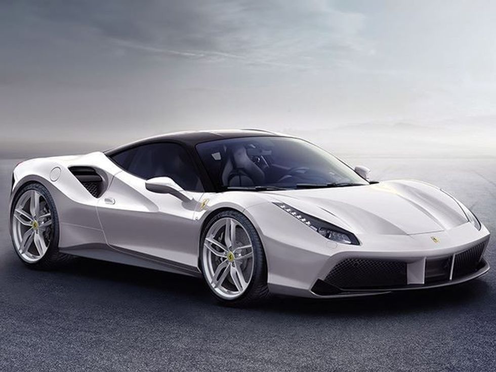 Ferrari 488 Spider dëmtohet tërësisht shoferi shpeton pa asnje lendim foto 4