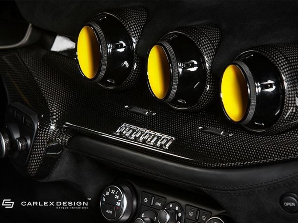 Ferrari F12 Berlinetta me enterier të mahnitshëm foto 4