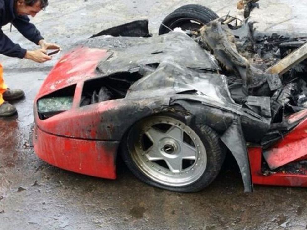 Ferrari F40 i kthyer në shkrumb e hi i ka pikelluar adhuruesit e kesaj veture te rralle foto 3