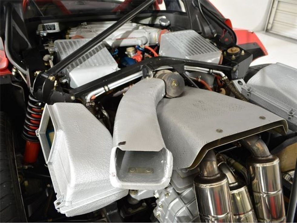 Ferrari F40 i kthyer në shkrumb e hi i ka pikelluar adhuruesit e kesaj veture te rralle foto 8