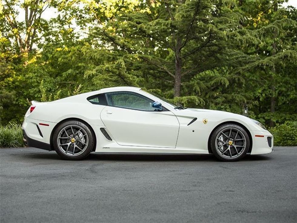 Ferrari i rrallë që është vozitur shumë pak ne kerkim te pronarit te ri qe e ve ne levizje foto 3