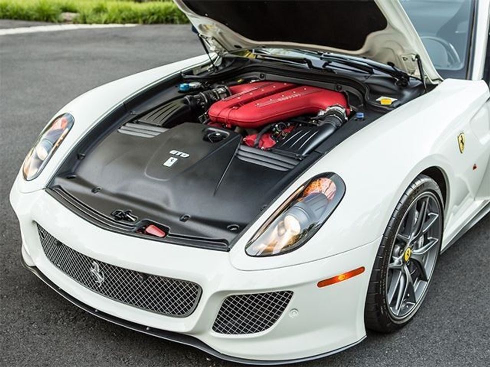 Ferrari i rrallë që është vozitur shumë pak ne kerkim te pronarit te ri qe e ve ne levizje foto 6