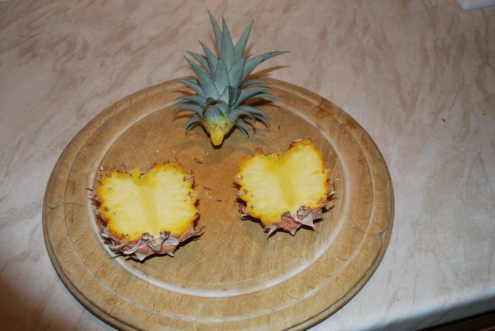 Festoi ditëlindjen duke ngrënë ananasin qe e kishte rritur per 20 vjet foto 3