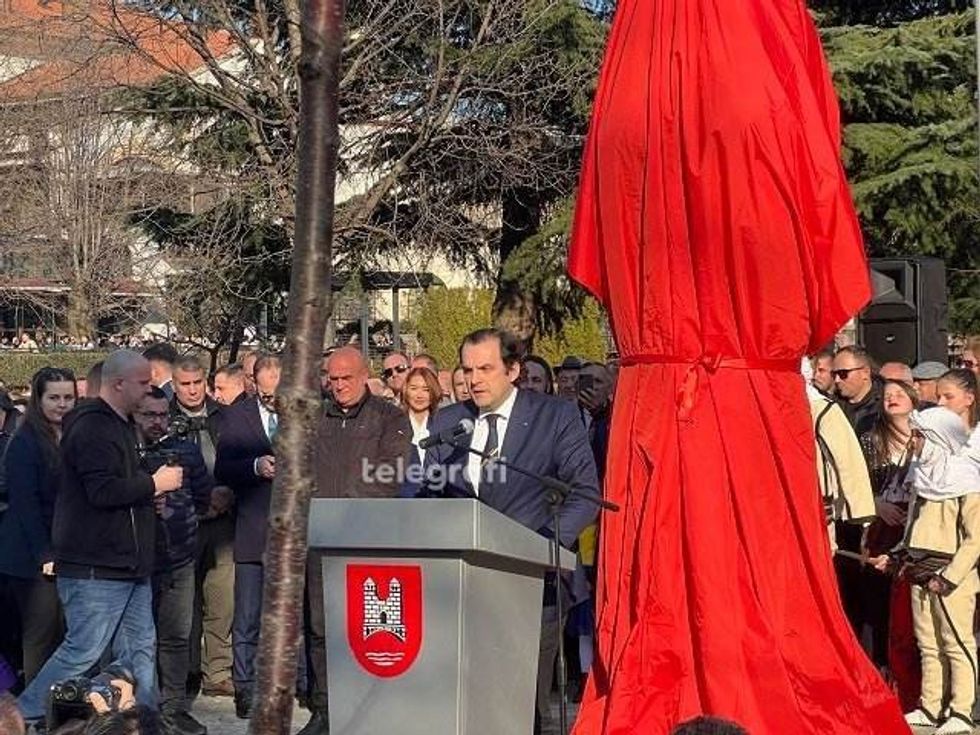 ff32bd0b e7ff 4b7a a606 6cfc28870902 1 1