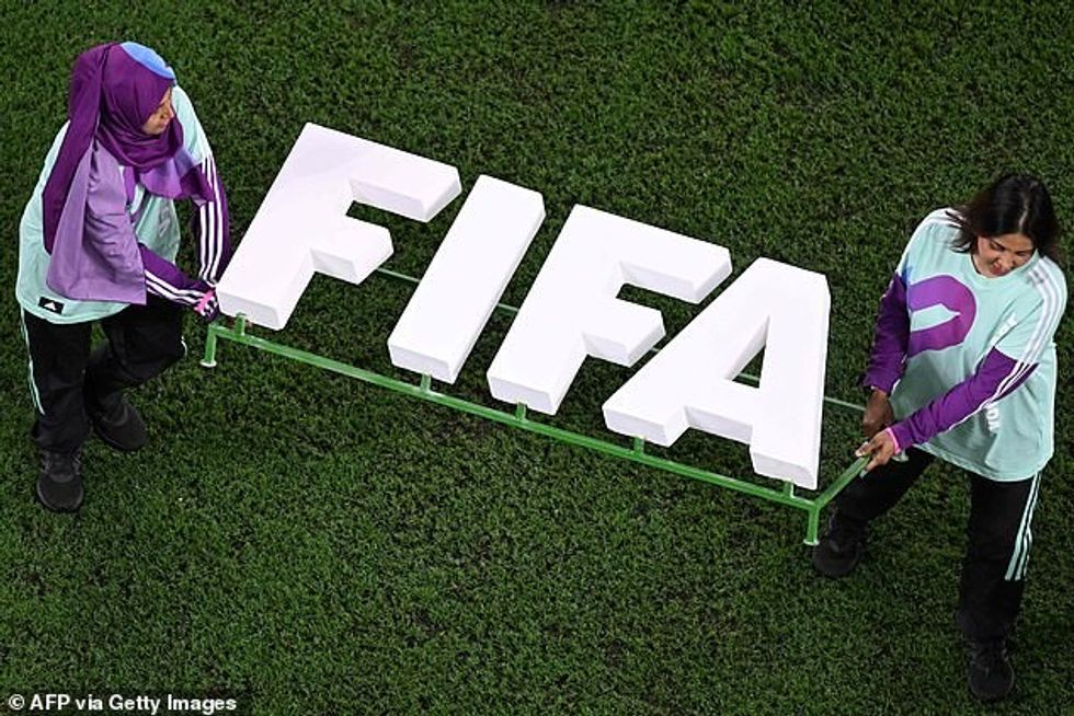 FIFA-s po i mbaron koha nëse duan që klubet më të mëdha të botës të bien dakord