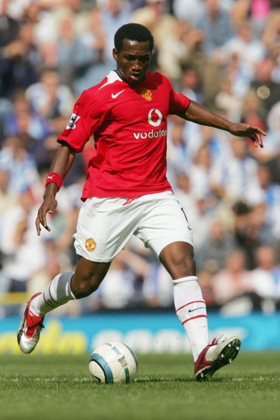 FILE St Mirren Sign Former Aston Villa And Manchester United Midfielder Eric Djemba Djemba