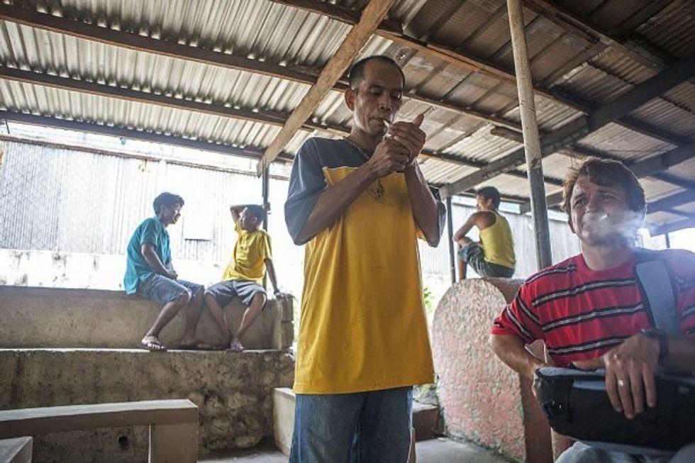 Filipinet me ligje të ashpra kundër duhanit pese muaj burg per tymosjen e nje cigareje foto 2