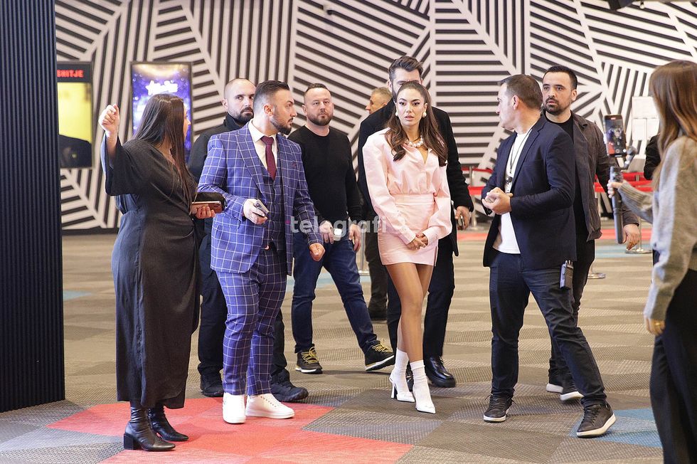 filmi Dy Gisht Mjalte Elvana Gjata foto Ridvan Slivova 22