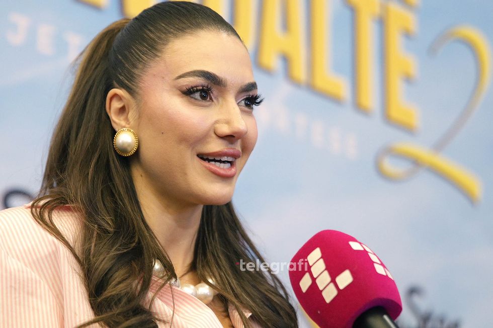 filmi Dy Gisht Mjalte Elvana Gjata foto Ridvan Slivova 32