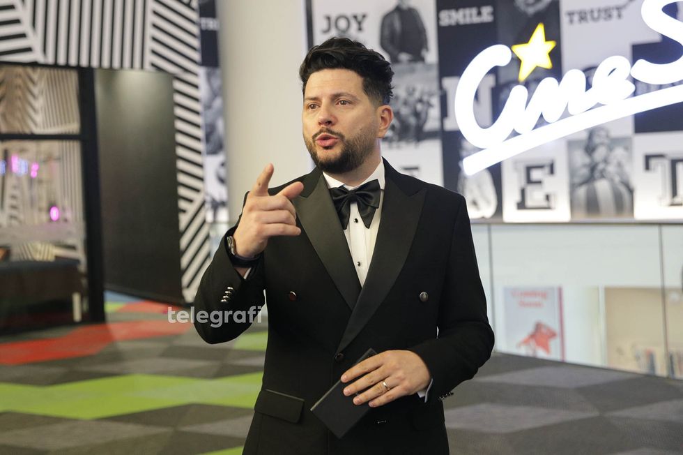 filmi Dy Gisht Mjalte Ermal Mamaqi foto Ridvan Slivova 1