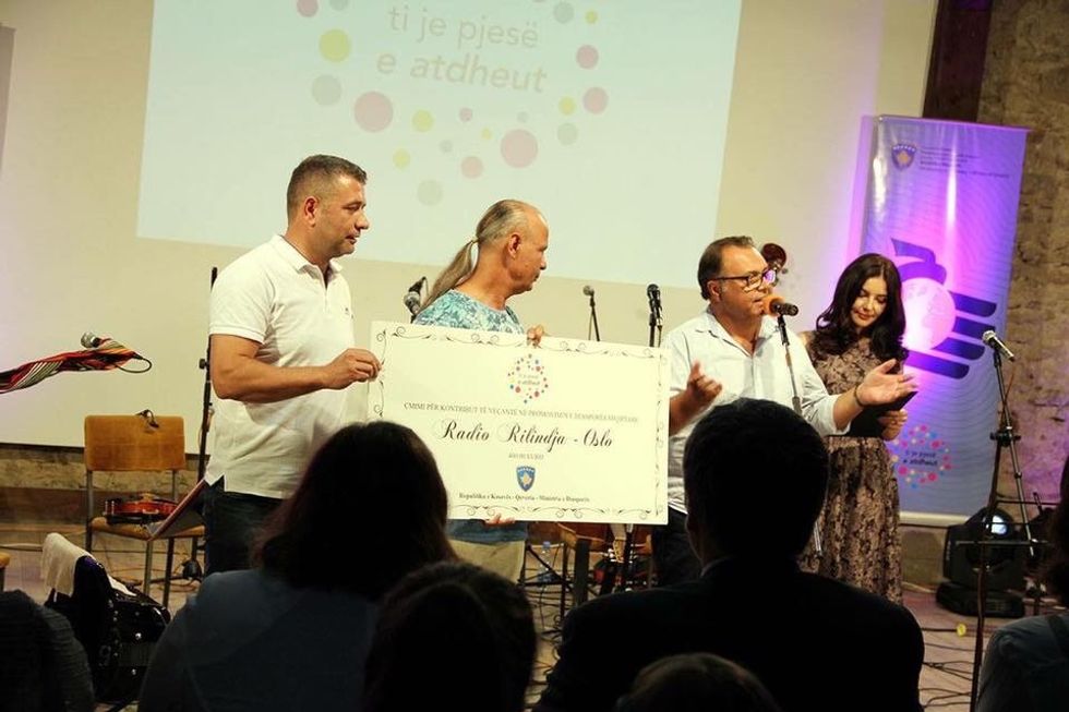 Fitues i cmimit per promovimin e shqiptareve ne Diaspore