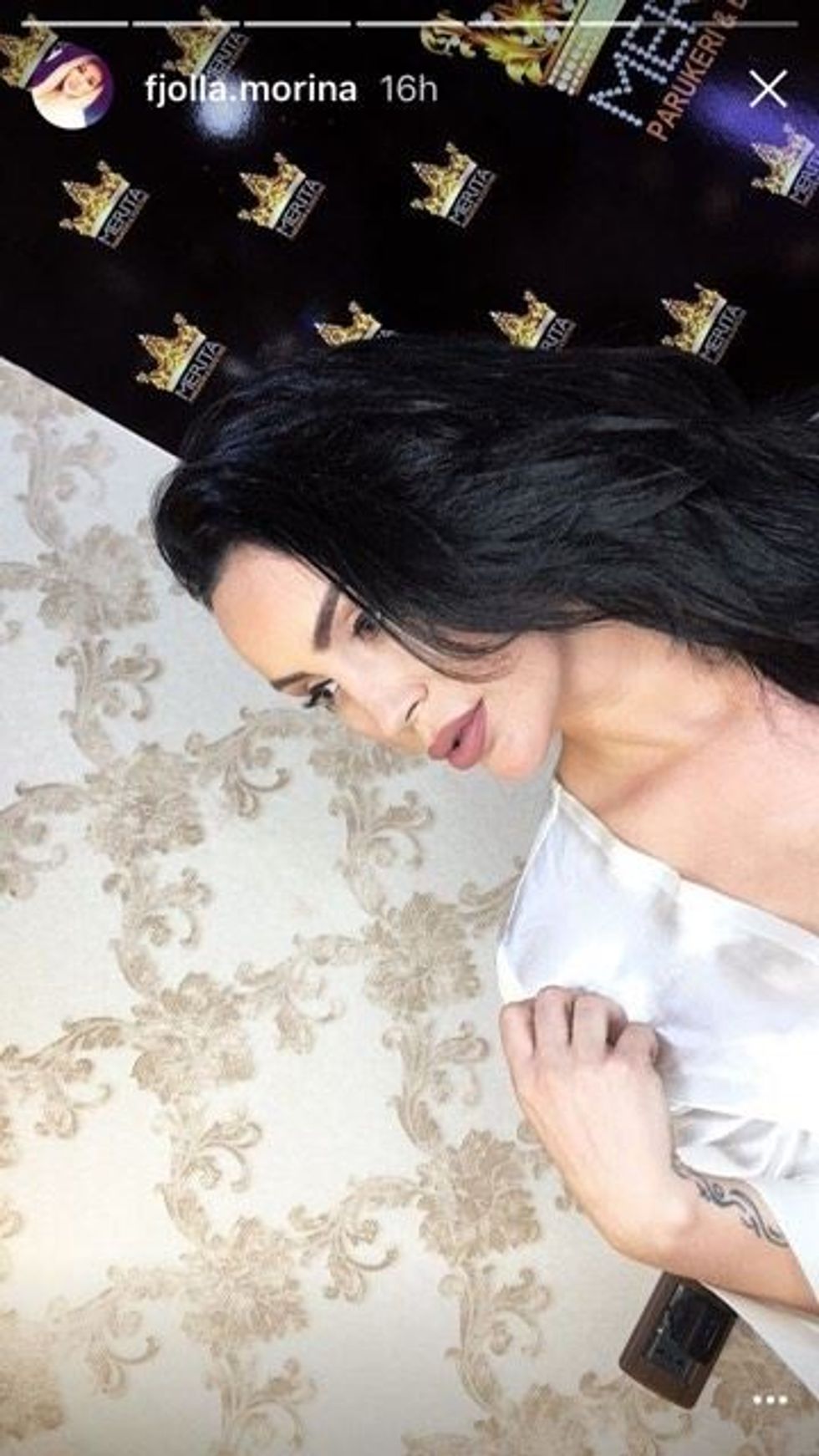 Fjolla ndryshon pamjen, bëhet brune. Foto nga Instagram Story