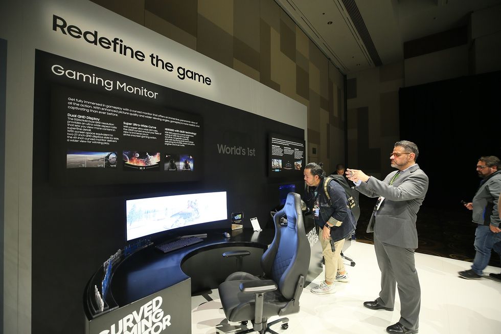 FL2019 Gaming Monitor 1