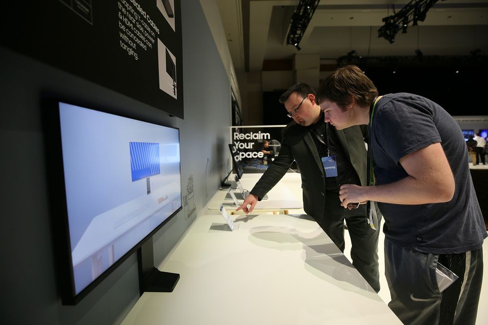 FL2019 The Samsung Space Monitor