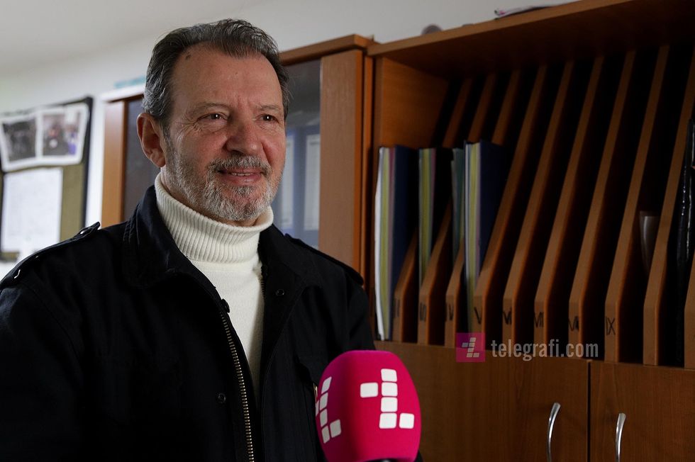 Flamur Gacaferri drejtor shkolla ne kontinjer Aziz Sylejmani Kodra e Minatorve Mitrovica e Veriut foto Ridvan Slivova 24