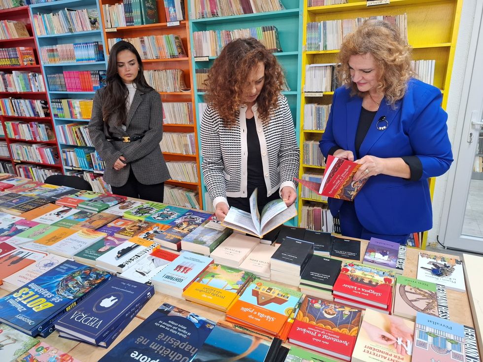 fondacioni agim lluka librat biblioteka pz