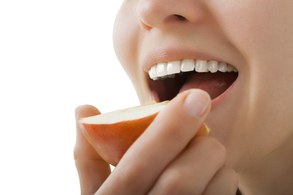 food to help keep your teeth white