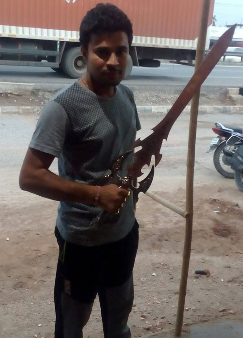 Forcat e rendit provokohen përmes rrjetit social nga i arratisuri qe dyshohet per vrasje foto 2