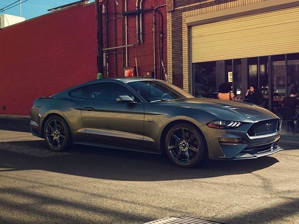 Ford do të punoi makina normale nga materiali me fibra karboni qe perdoret te super veturat foto 3