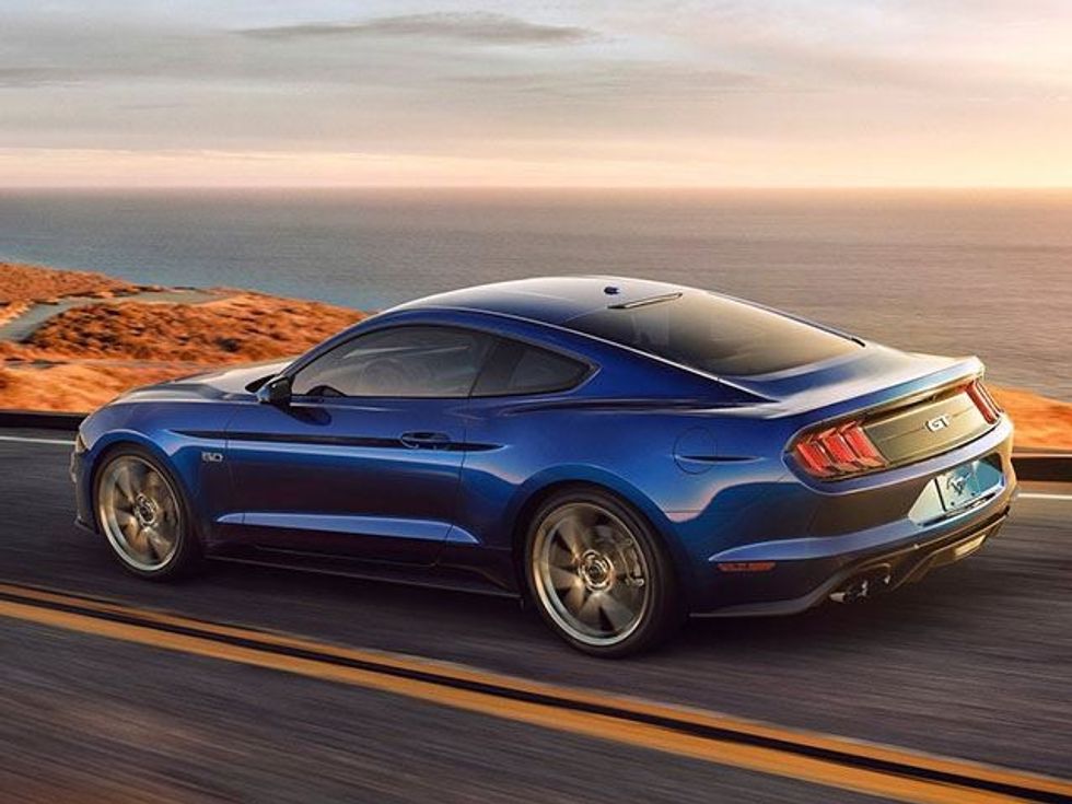 Ford do të punoi makina normale nga materiali me fibra karboni qe perdoret te super veturat foto 4