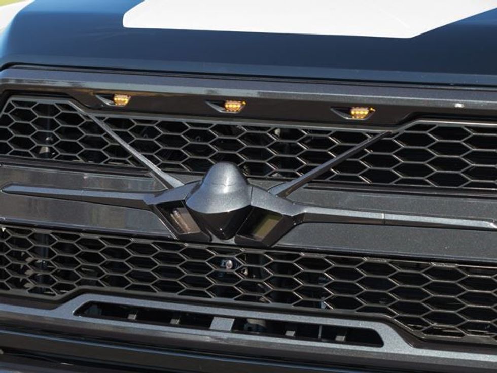 Ford i punuar në bazë të fluturakes F22 është shitur për 300 mijë dollarë foto 7