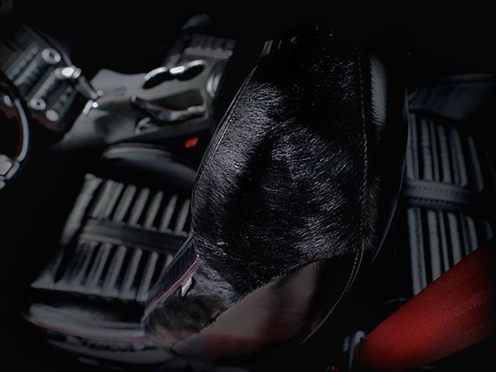 Ford me enterierin e mbuluar nga lëkura e kalit mustang foto 3