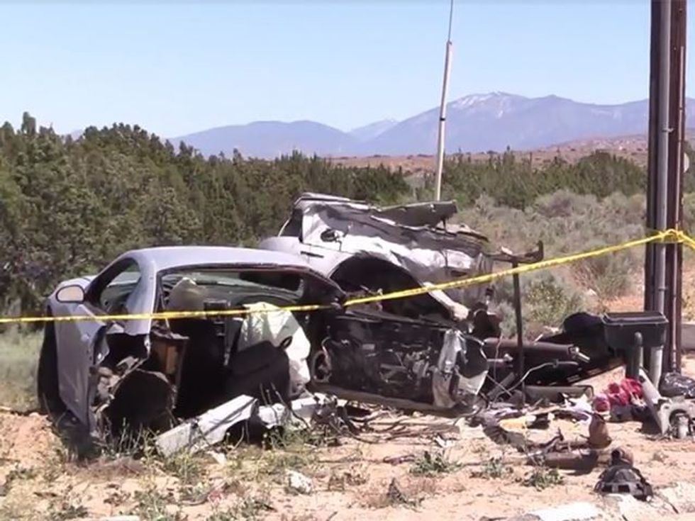 Ford përplaset dhe ndahet në gjysmë shoferi shpeton me lendime te lehta foto 2