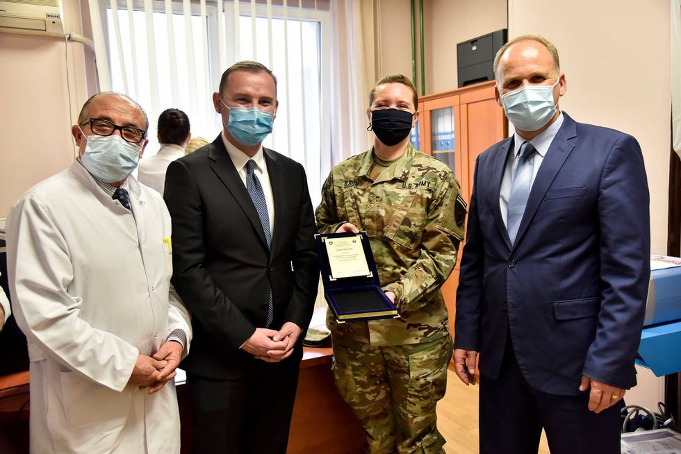 Foto Ambasada Amerikane 3