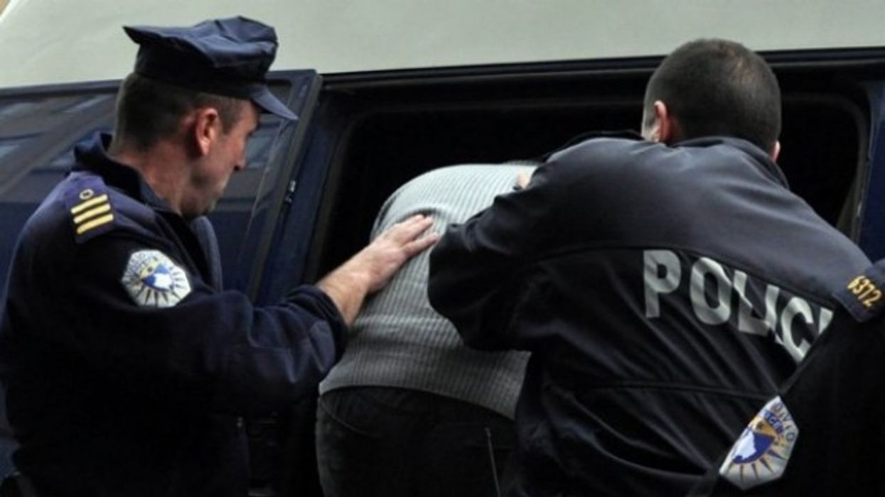 Urdhër kontrolli për falsifikim dokumentesh të veturave nga Koreja e Jugut, sekuestrohen pesë vetura Urdhër kontrolli për falsifikim dokumentesh të veturave nga Koreja e Jugut, sekuestrohen pesë vetura