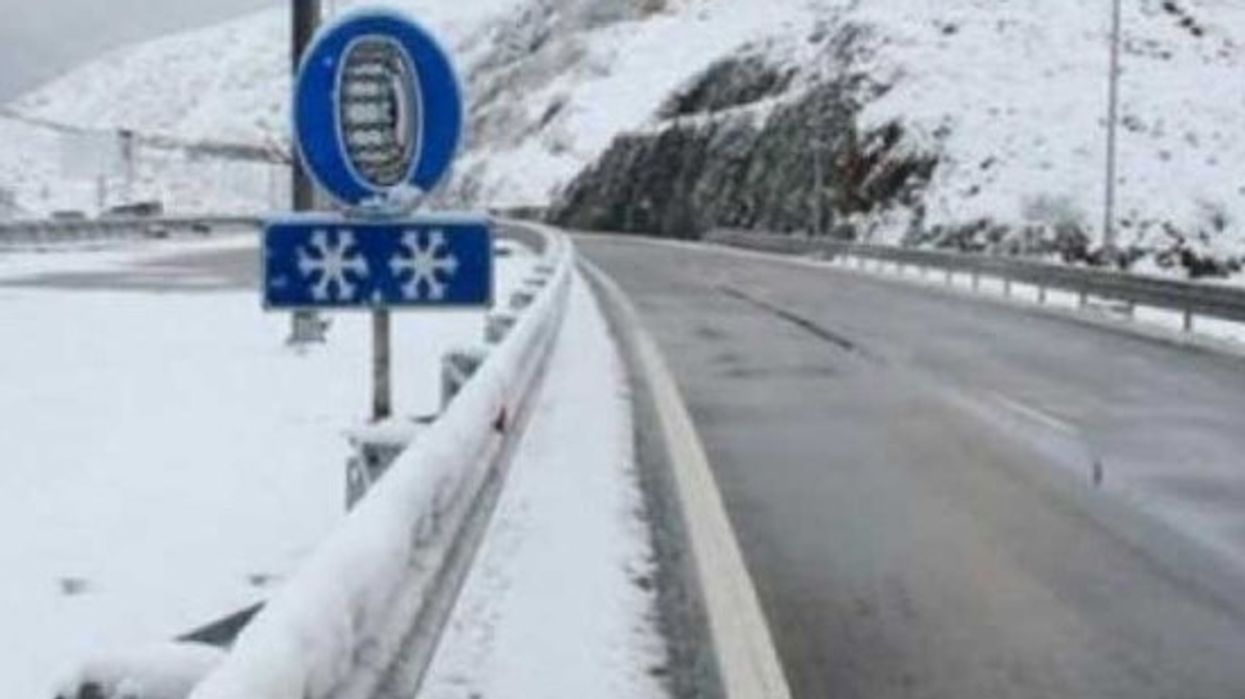 Moti në Shqipëri, shi e borë