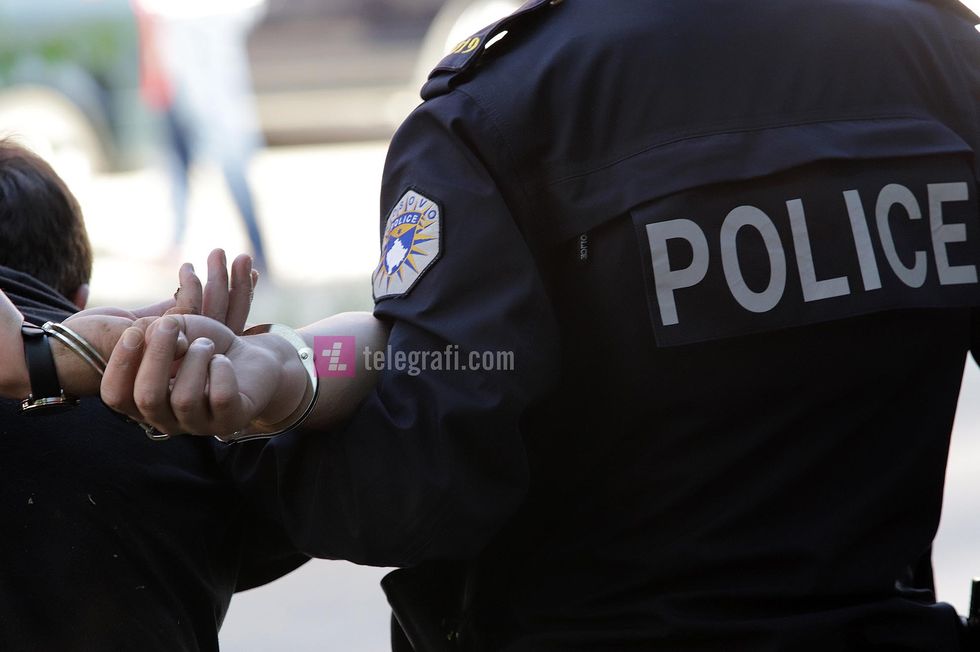 Kanoset një person në Prizren, arrestohen katër të dyshuar