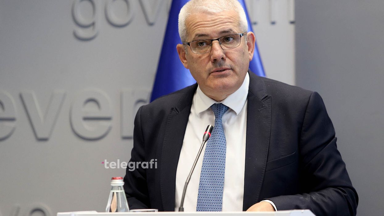 Zjarri në fabrikën e Comodita-s në Gjakovë, Sveçla: AME pritet të përcaktojë saktë shkakun Zjarri në fabrikën e Comodita-s në Gjakovë, Sveçla: AME pritet të përcaktojë saktë shkakun
