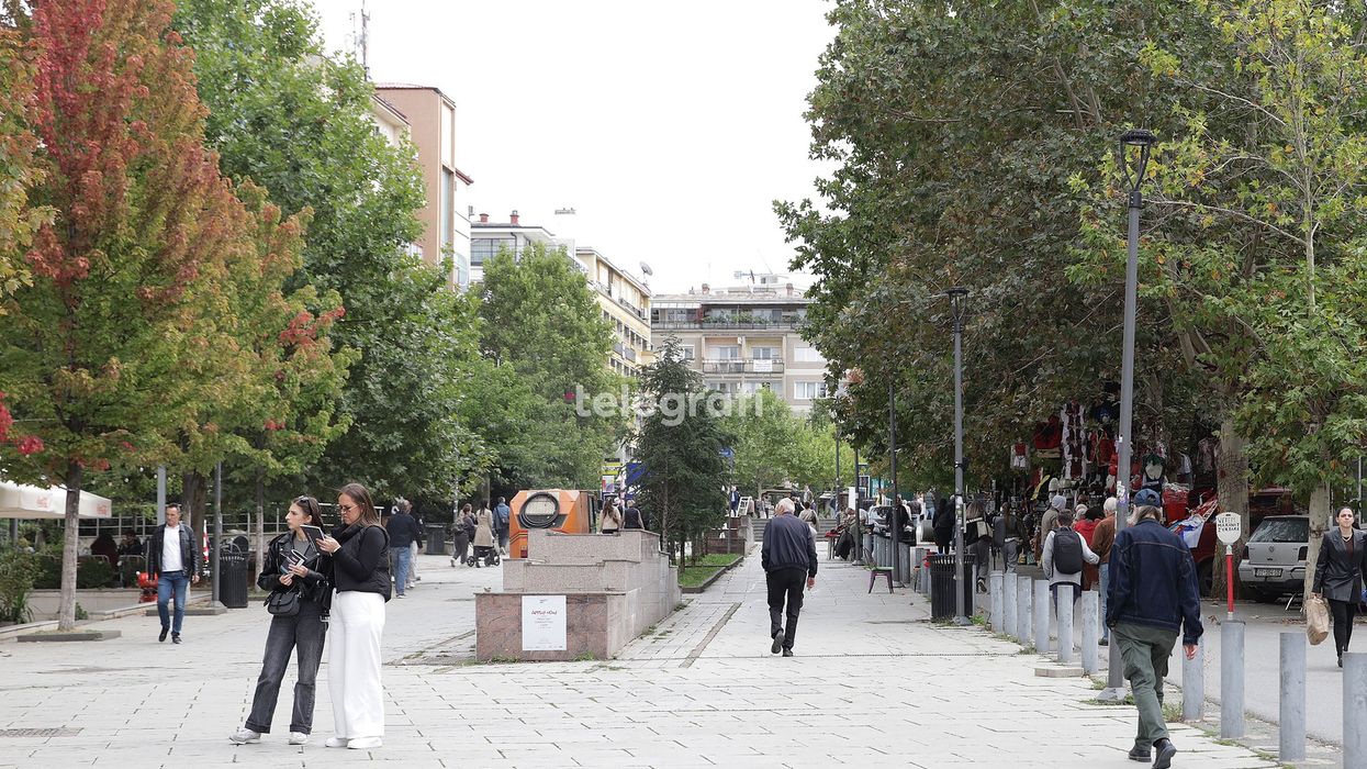 Mot me vranësira dhe intervale me diell Mot me vranësira dhe intervale me diell