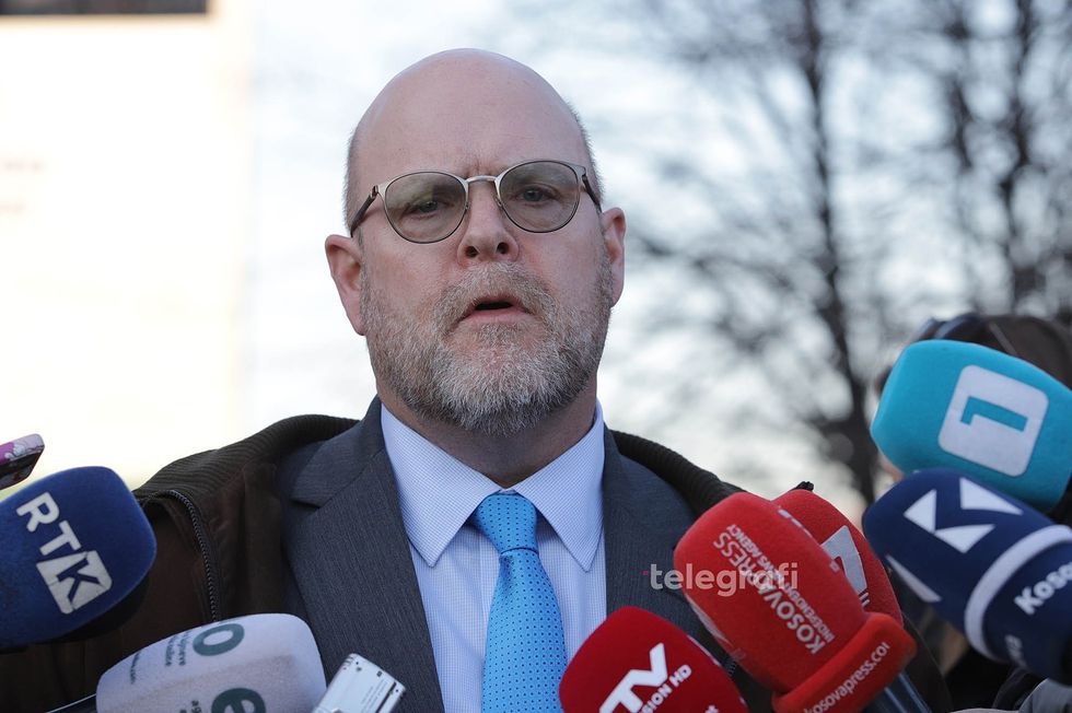 Hovenier: Kosova rrezikon ta humbasë besimin e Uashingtonit nëse nuk vepron