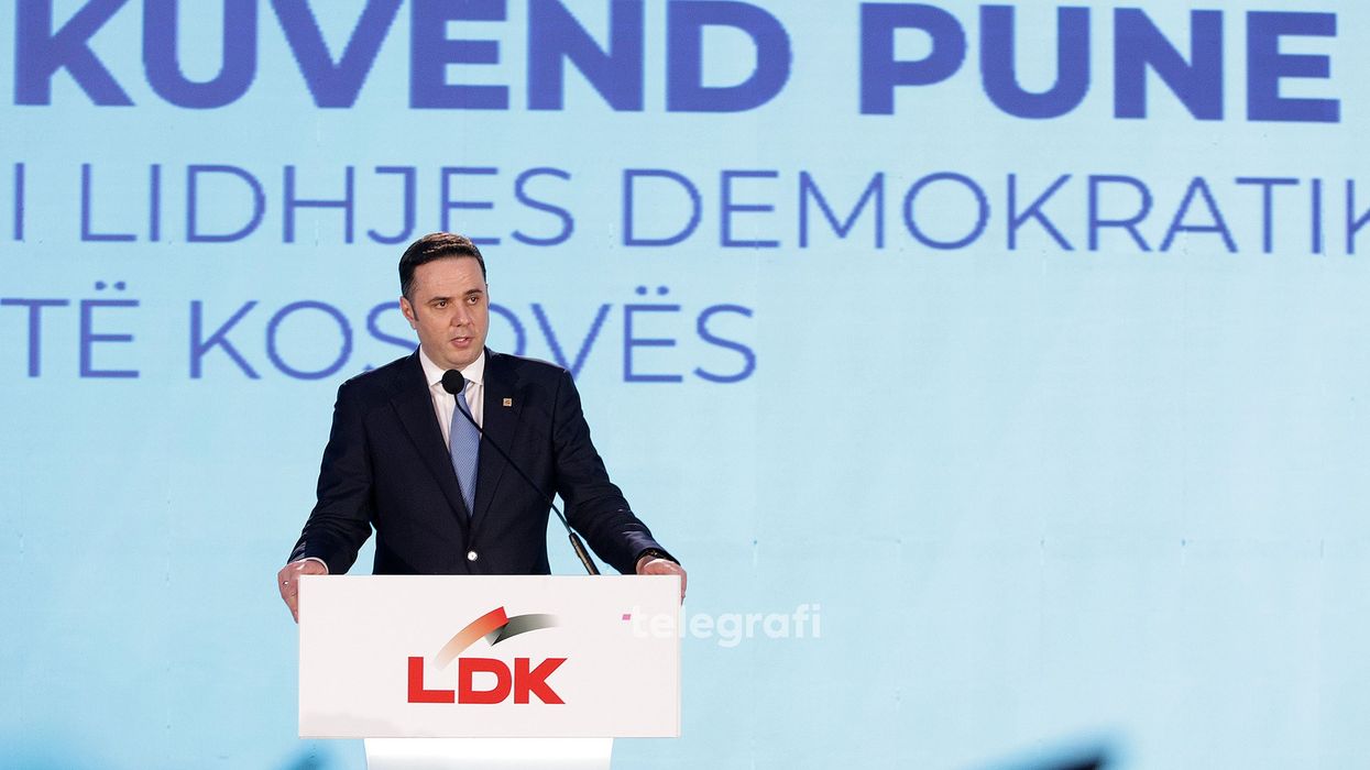 Kuvendi i jashtëzakonshëm i LDK-së, a do të shkarkohet Lumir Abdixhiku apo do të vazhdojë ta udhëheq partinë? Kuvendi i jashtëzakonshëm i LDK-së, a do të shkarkohet Lumir Abdixhiku apo do të vazhdojë ta udhëheq partinë?