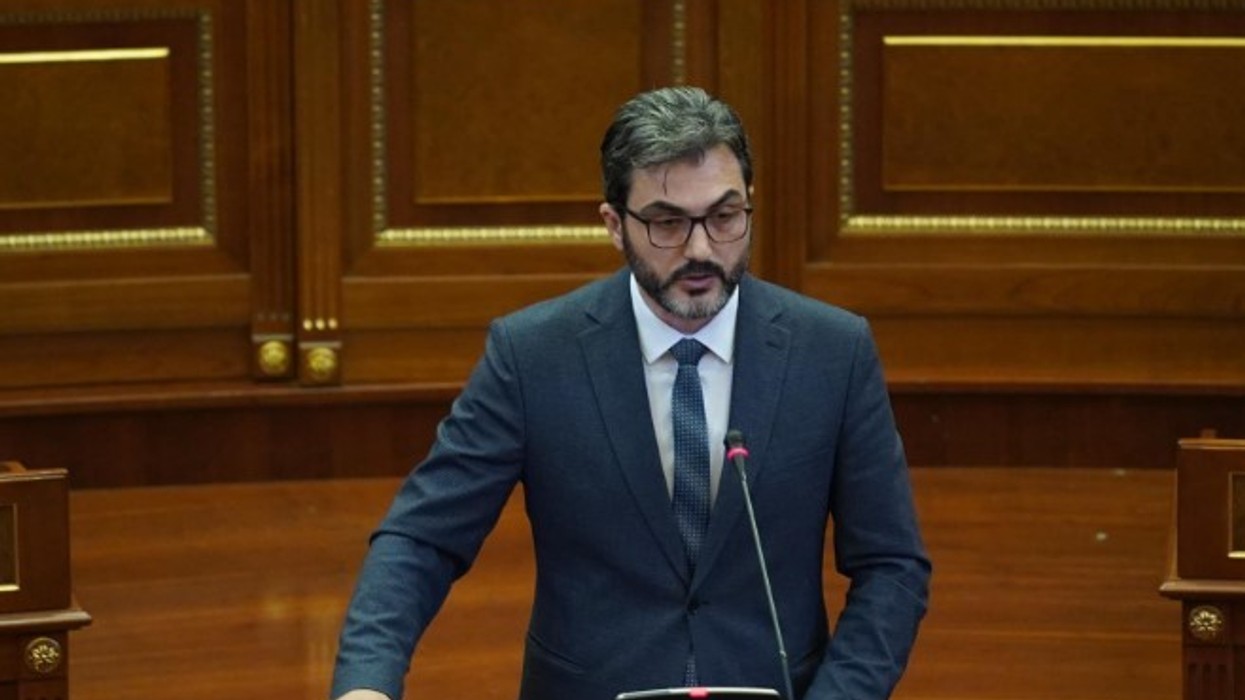 “Hyp se t’vrava, zbrit se të mbyta”, Gola publikon video: PDK-ja dikur thoshte një gjë, sot një tjetër