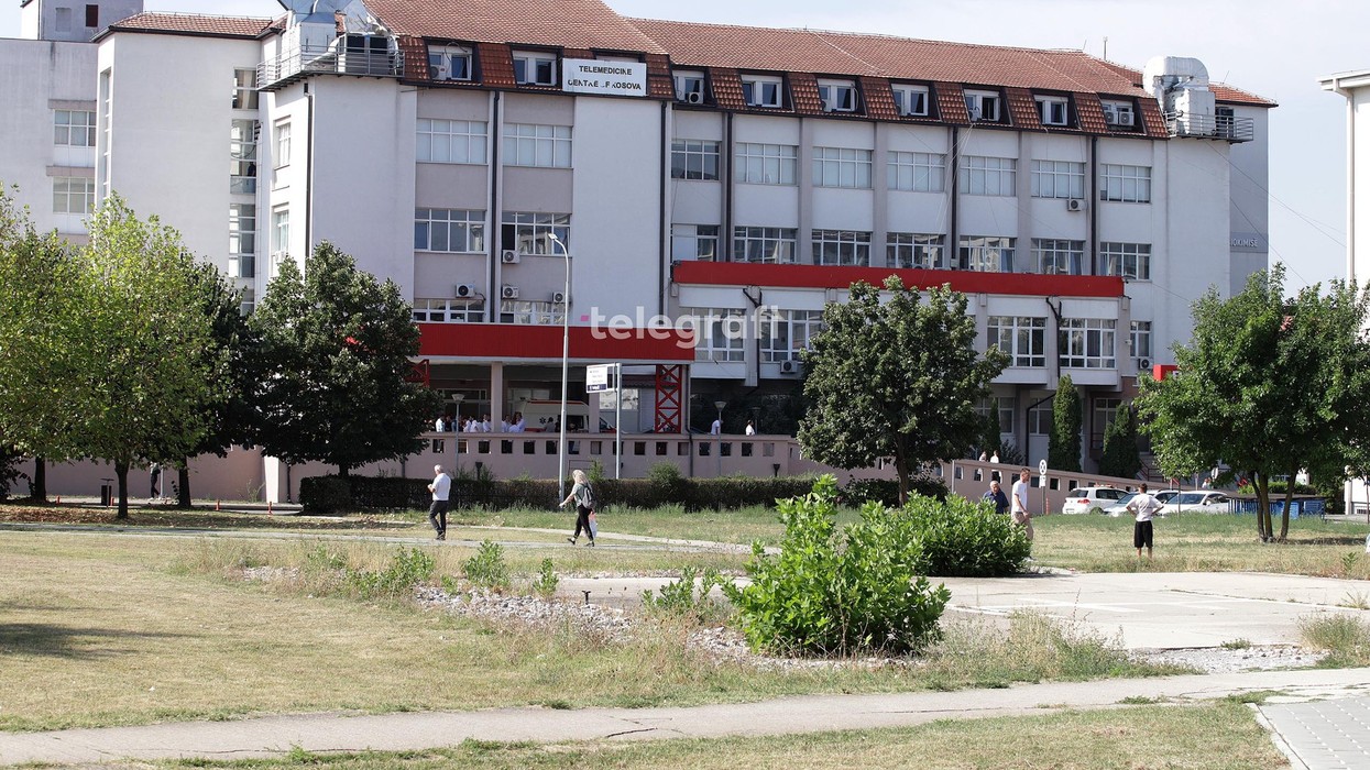 Nga QKUK flasin për gjendjen e 26-vjeçarit të dyshuar për vrasjen e bashkëshortes në Malishevë