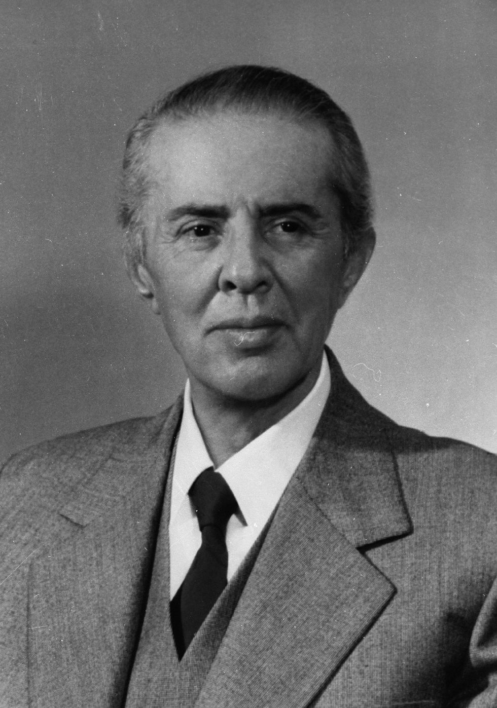 Foto e fundit per E Hoxhen