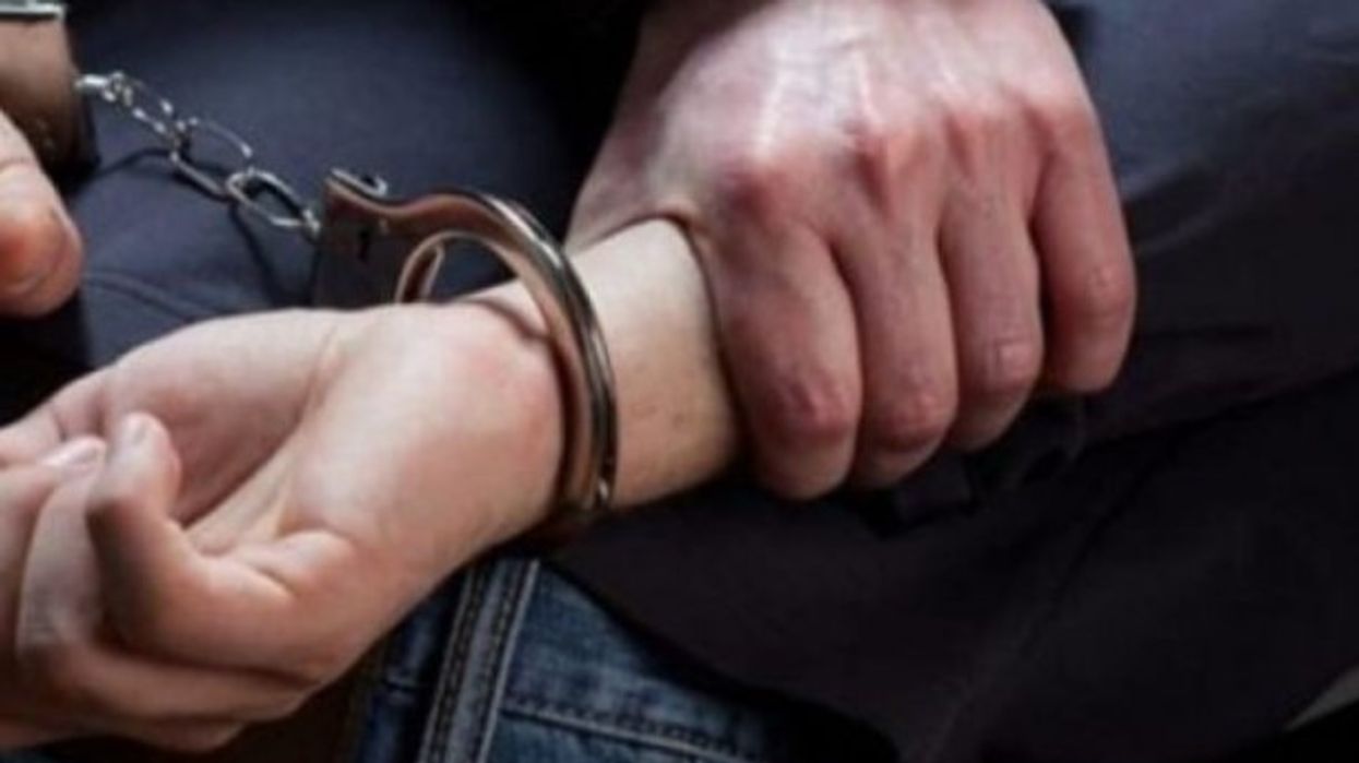 Arrestohet një person për shpërlaje parash dhe mashtrim përmes transfereve bankare Arrestohet një person për shpërlaje parash dhe mashtrim përmes transfereve bankare