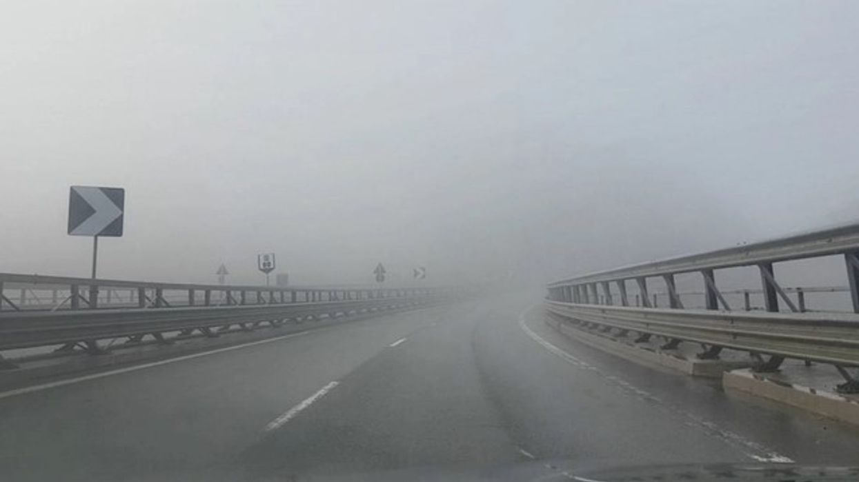 Moti në Shqipëri, mëngjesi me mjegull përgjatë zonave luginore