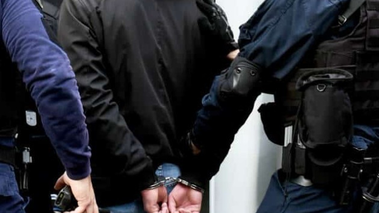 Keqpërdorën kartela bankare, arrestohen dy të dyshuar në Fushë Kosovë