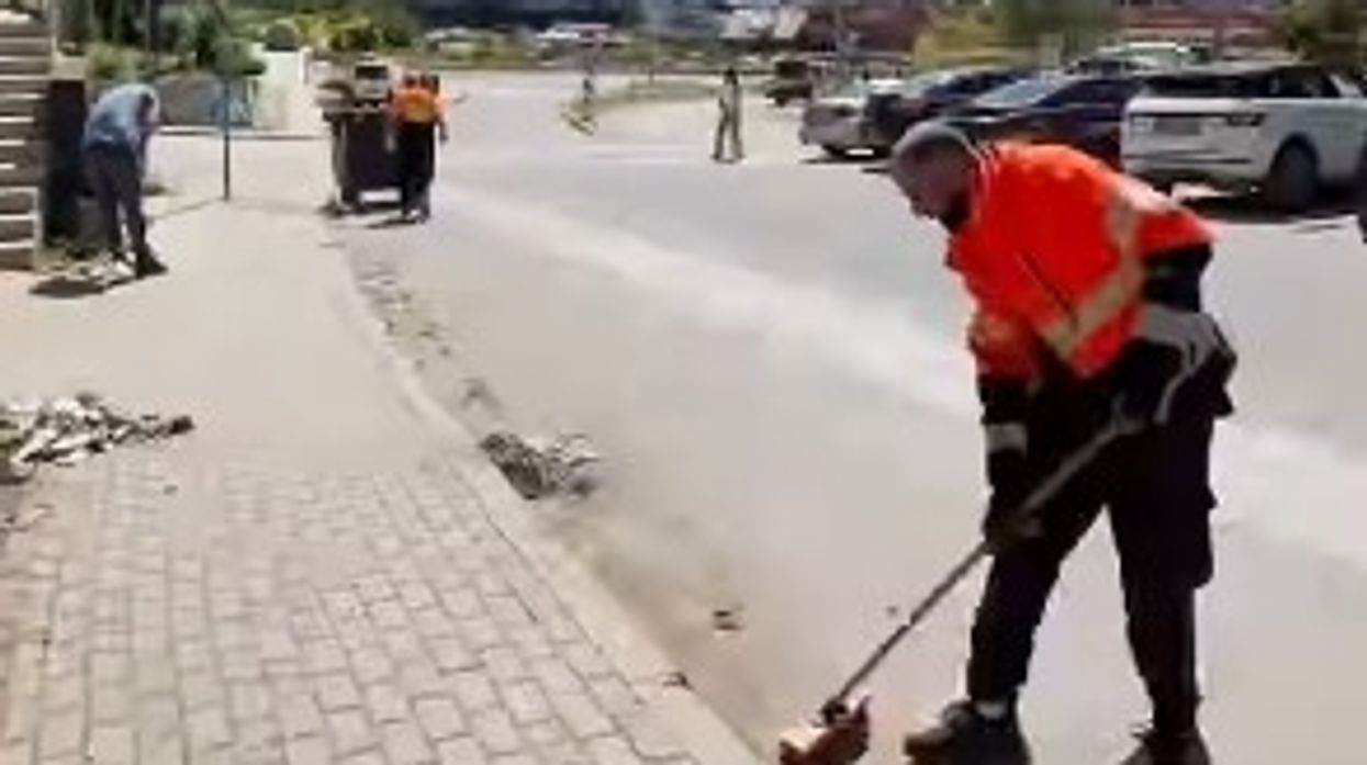 Vazhdon puna në terren edhe gjatë fundjavës, realizohen tri ndërhyrje në lagjen Arbëri të Prishtinës Vazhdon puna në terren edhe gjatë fundjavës, realizohen tri ndërhyrje në lagjen Arbëri të Prishtinës