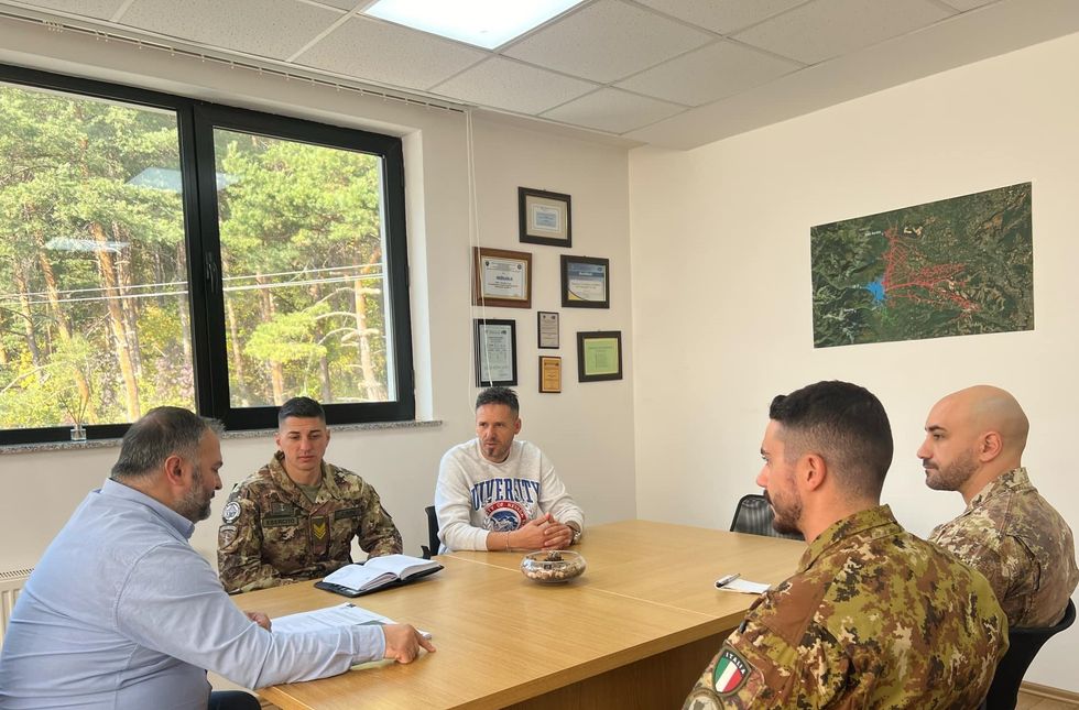 Foto kfori dhe hidrodrnin