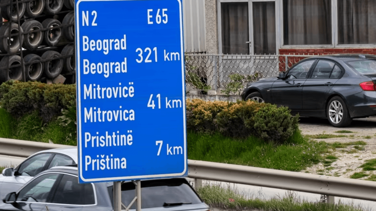 Pa bashkëpunim juridik: Si ua dërgon Kosova ftesat e gjykatave të dyshuarve në Serbi?