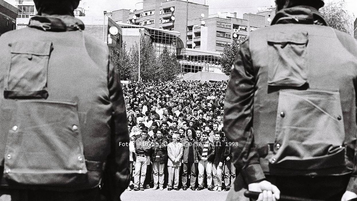 Kurti, Mavraj, Lajçi – 30 prill 1998: Protesta e fundit studentore në Prishtinë, me brohoritjen “UÇK, UÇK” Kurti, Mavraj, Lajçi – 30 prill 1998: Protesta e fundit studentore në Prishtinë, me brohoritjen “UÇK, UÇK”