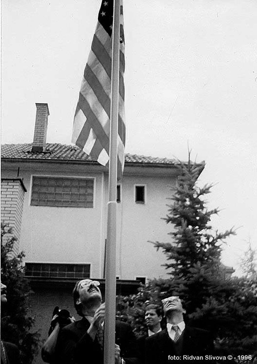 Koha kur Eliot Engel hapi Zyrën e Amerikës në Prishtinë