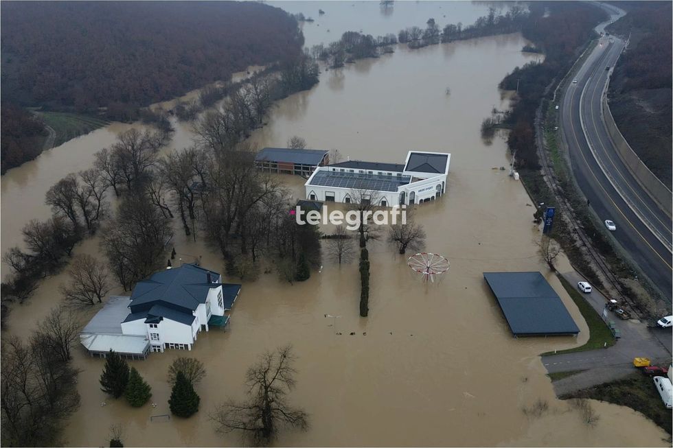 Pamje me dron të lumit Drin pas reshjeve të rrëmbyeshme që shkaktuan vërshime